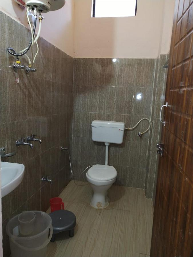 Hotel Charanpaduka Бадринат Екстериор снимка